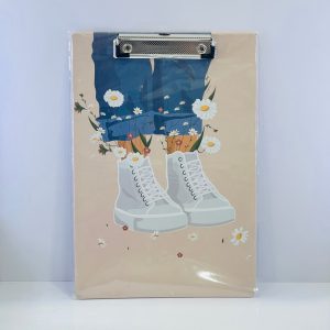 عکس تخته شاسی طرح دختر و گل نرگس سایز A4 سویل sevil - شماره 13