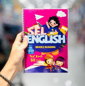 عکس دفتر 50 برگ دو خط سیبو طرح 3 دختر بازیگوش کد B 8/2 - شماره 10