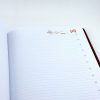 سررسید وزیری 1405 برزنتی کبریتی تندیس پلاک دار رنگ قرمز