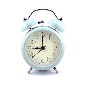عکس ساعت عقربه ای شماته دار و چراغ دار فلزی رنگ سبز سایز کوچک کد 669 - شماره 3